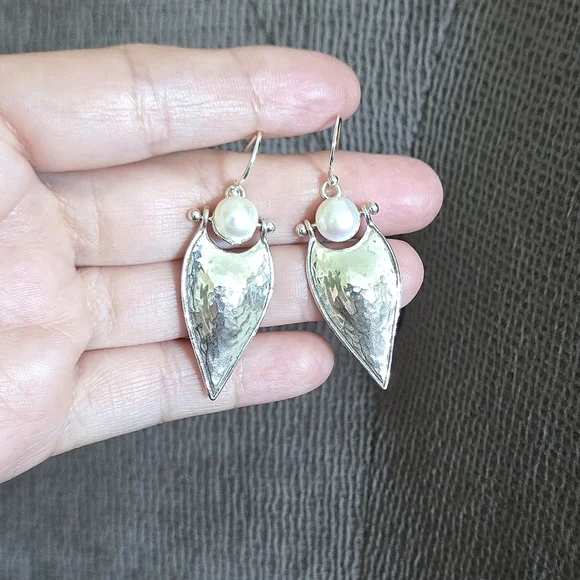 Noa Zuman Inverted Teardrop💧 With Freshwater Pearl Earrings - Picture 2 of 16